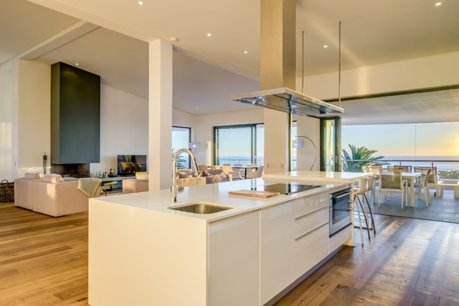 To Let 5 Bedroom Property for Rent in Camps Bay Western Cape